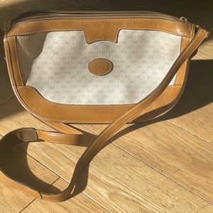 Authentic Gucci crossbody / shoulder bag.
